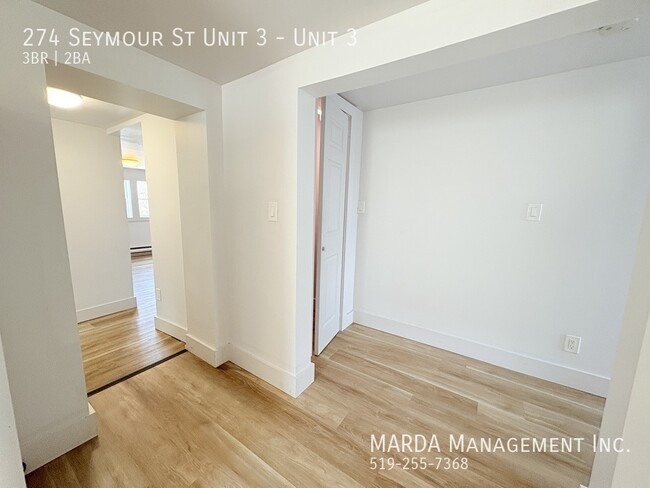 Building Photo - FULLY RENOVATED 3BEDROOM/1.5BATHROOM UNIT ...