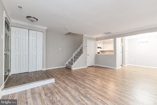 Foto del edificio - 7438 Emerald Dr