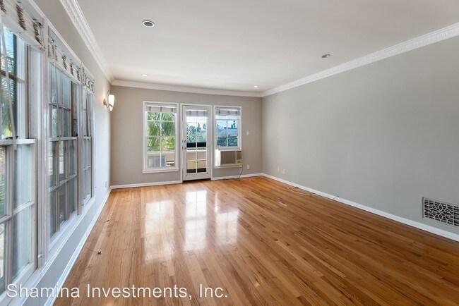 Building Photo - 8563-8569 Holloway Dr