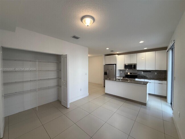 Foto del edificio - 14181 SW 126th Path