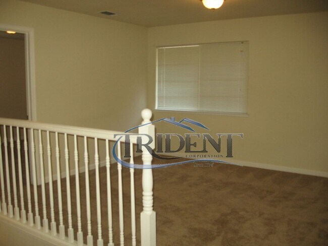 Foto del edificio - 3 bedroom, 2 1/2 bath halfplex/townhouse