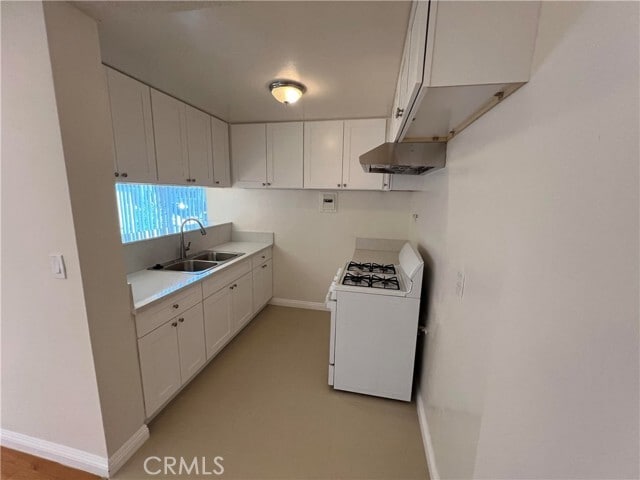 Building Photo - 366 N Vecino Dr