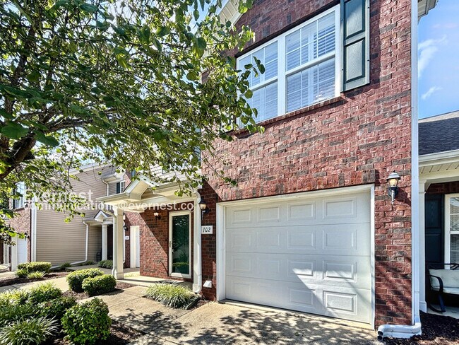 Foto del edificio - 102 Antler Ridge Cir