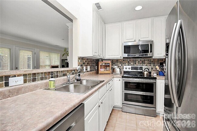 Foto del edificio - 1140 W 1st St