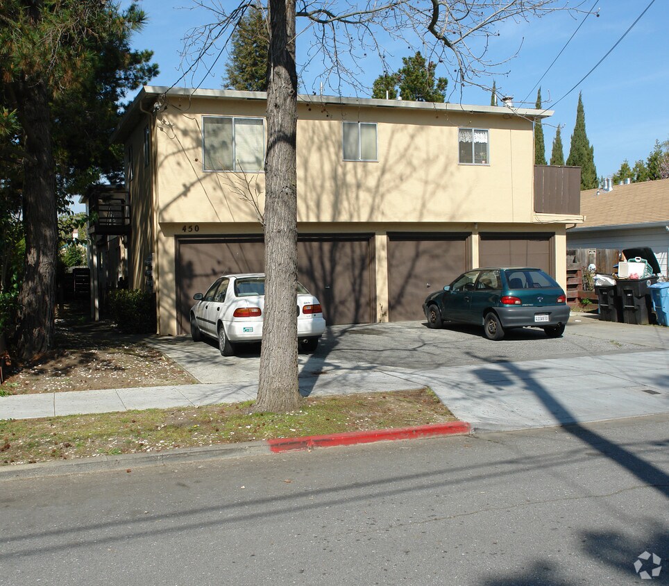 Foto del edificio - 450 Wilton Ave