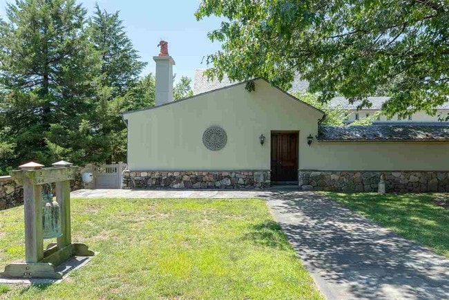 Building Photo - 3114 Barracks Rd