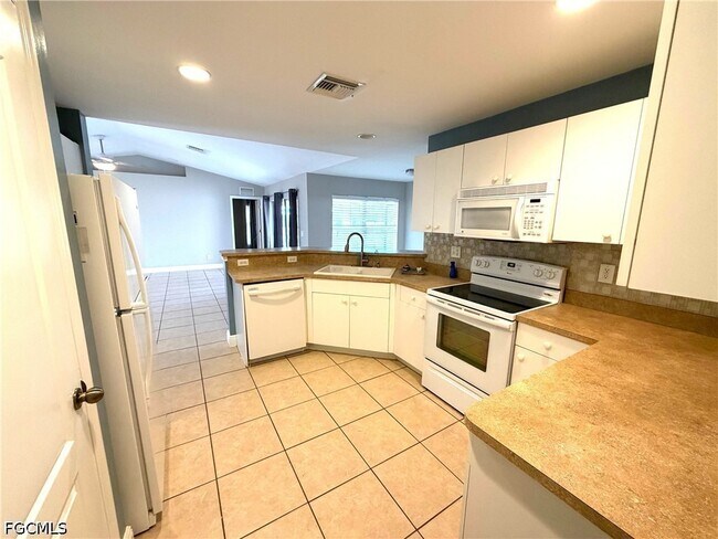 Foto del edificio - 2325 NW 25th Terrace