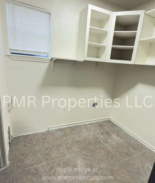 Foto del edificio - 3 Bedrooms / 1 Bathroom House