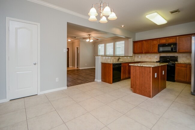 Foto del edificio - 16102 Limestone Lake Dr