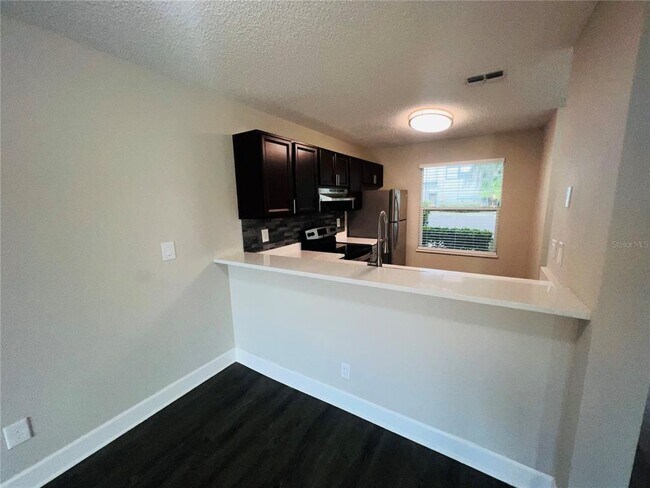 Foto del edificio - 2556 Woodgate Blvd