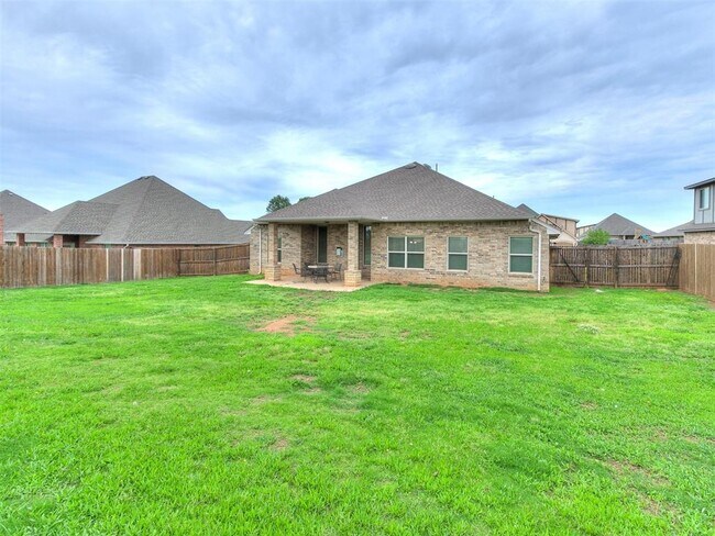 Foto del edificio - 4817 Arbuckle Dr