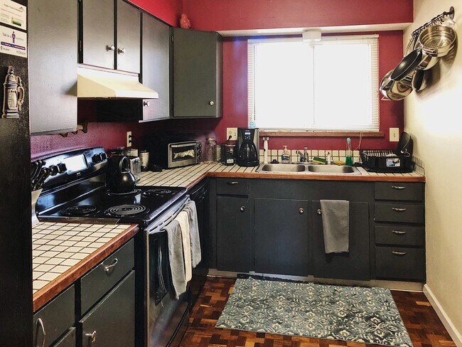 Foto del edificio - 1725 Lake Sherwood Dr