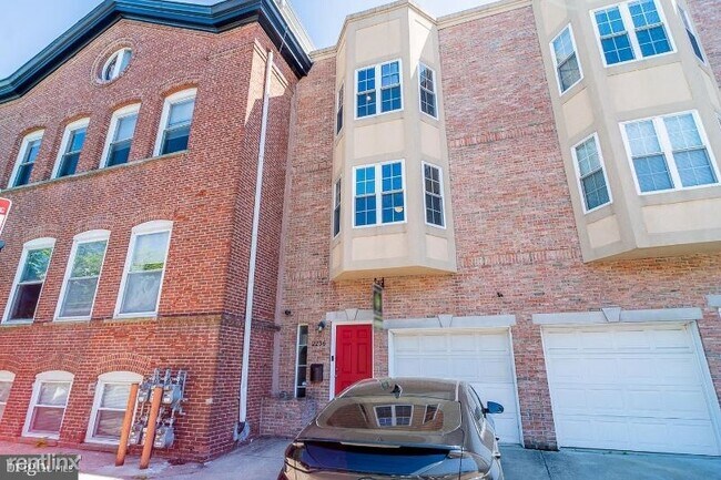 Foto del edificio - 4 br, 4 bath House - 2236 Christian St
