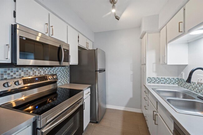 Building Photo - 4633 Wild Indigo St