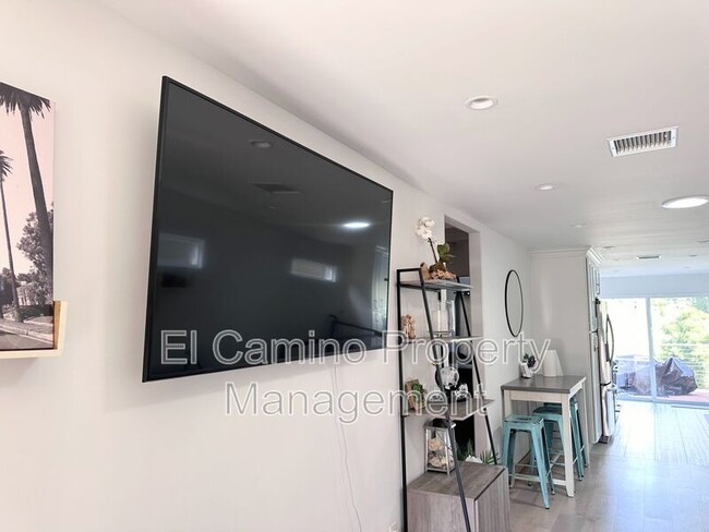 Foto del edificio - 4133 Raynol St