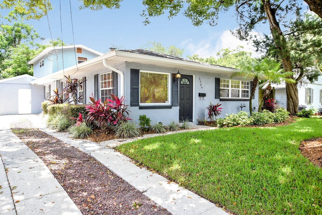 Foto principal - Charming 4/2 Colonial Town North Home with...
