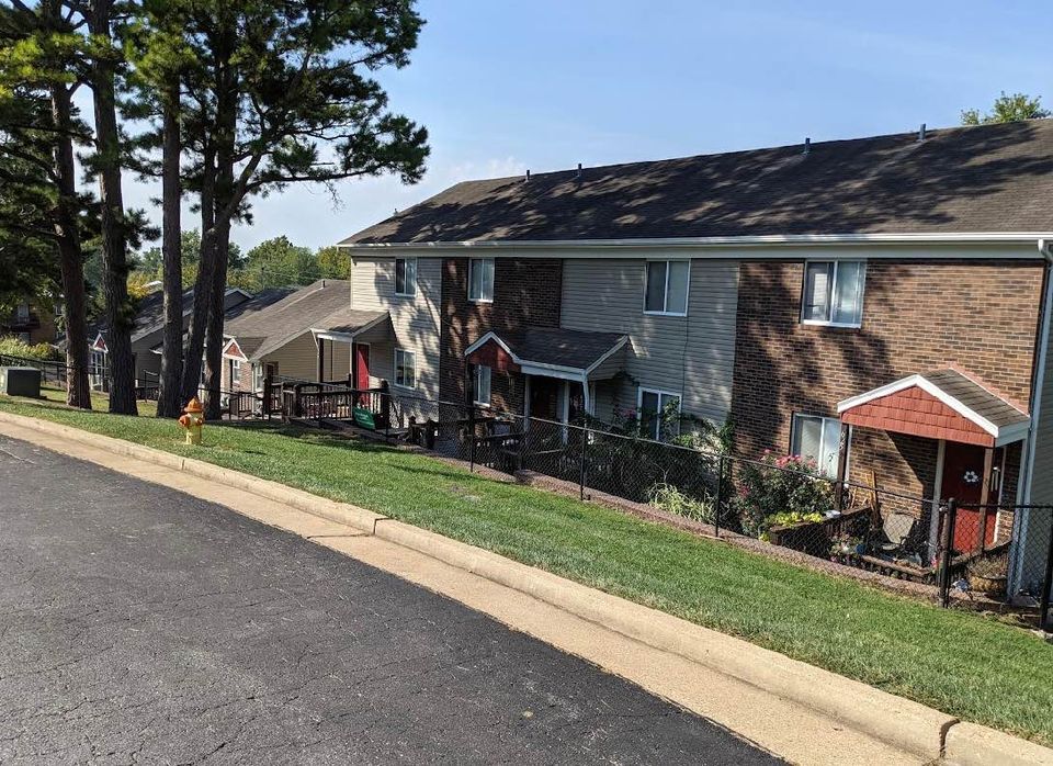 650 Palisades Dr Unit 650, Pacific, MO 63069 Apartments in Pacific