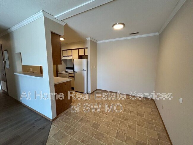 Foto del edificio - 710 E Bain St