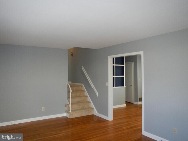 Foto del edificio - 3802 Denfeld Ave
