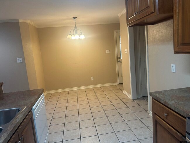 Building Photo - 8315 Garrett Dr