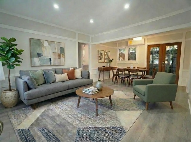 Foto del edificio - 6043 Selma Ave