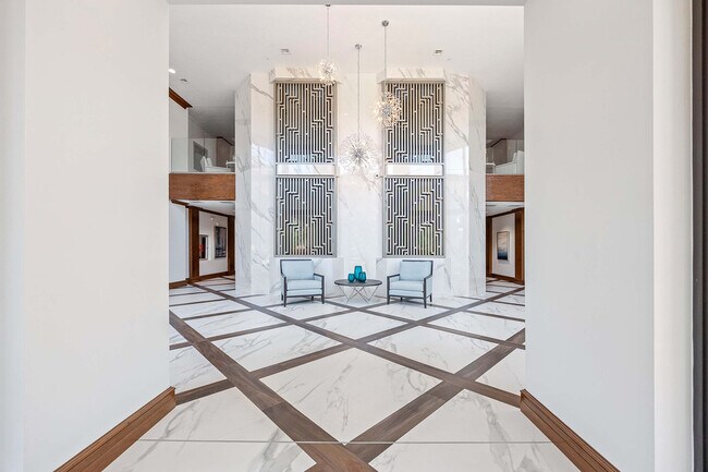 Foto del edificio - 6075 Pelican Bay Blvd