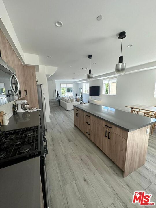 Foto del edificio - 4295 Tujunga Ave