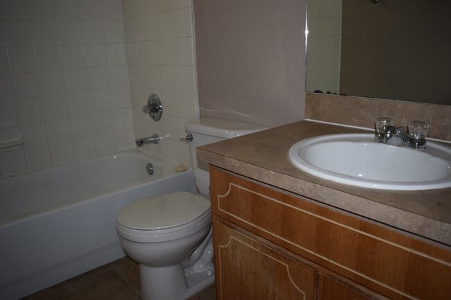 Building Photo - 303 S 42nd St