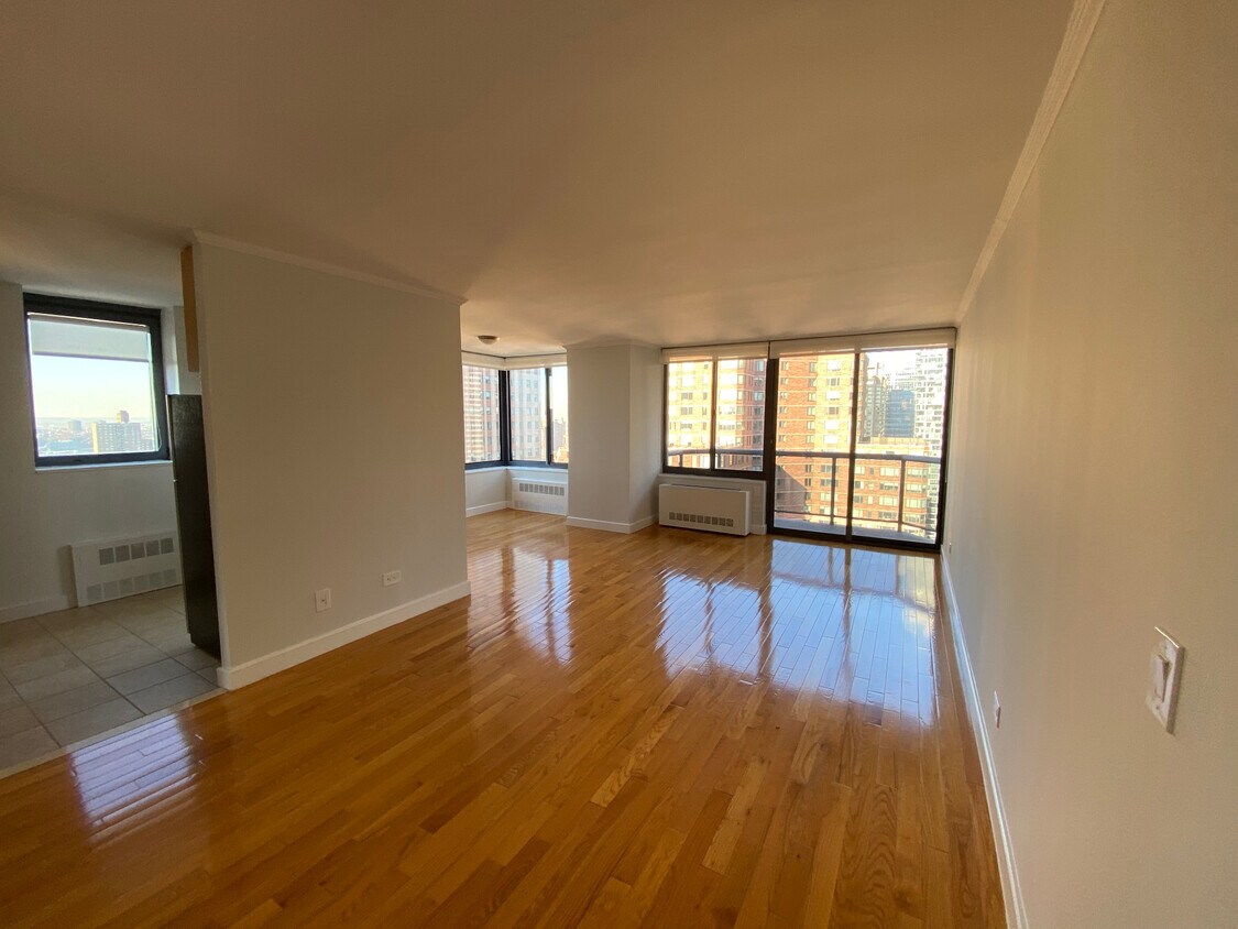 Primary Photo - 235 W 48th St
