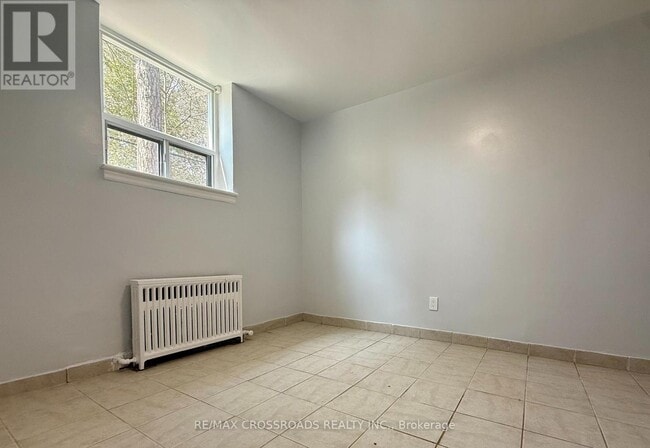 Building Photo - 2770-2770 Yonge St
