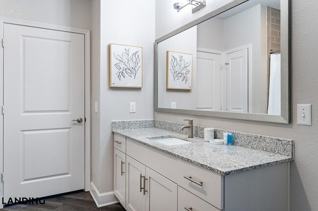 Building Photo - 918 Aventine Dr