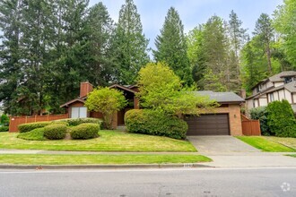 Building Photo - 5285 Highland Dr
