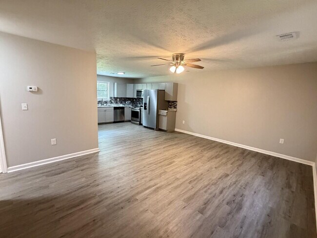 Building Photo - 107 Jay Ln