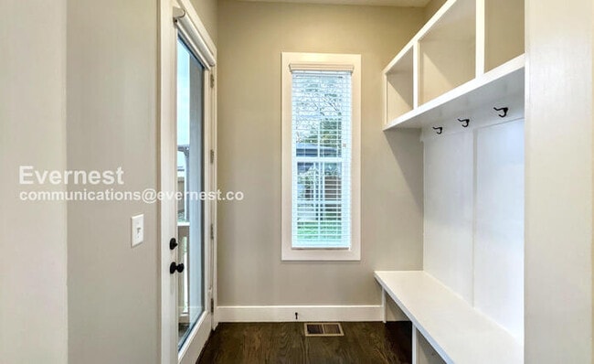 Building Photo - 1705 Cass St