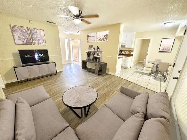 Building Photo - 6407 Moonglow Dr