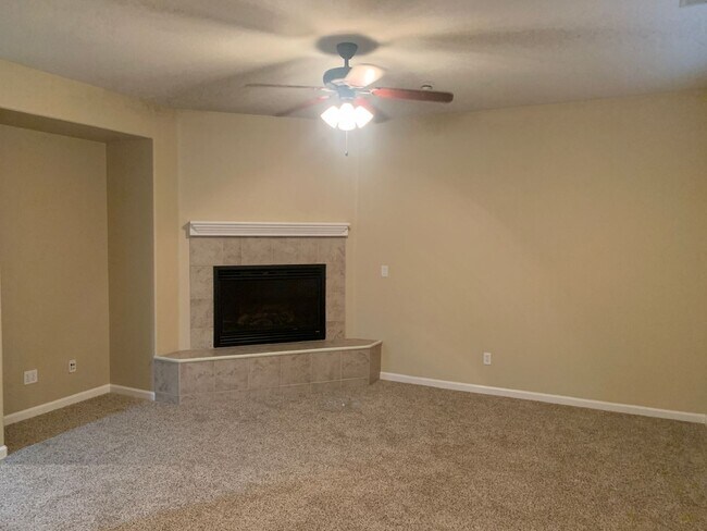 Foto del edificio - Great 4 Bedroom, 3 Bath in Oakley!