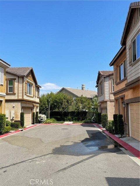 Building Photo - 882 Mitchell Way
