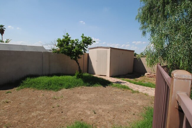 Building Photo - 7108 W Montebello Ave