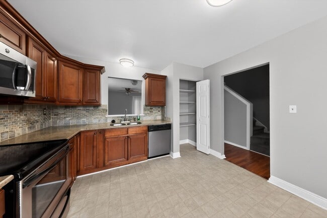 Building Photo - 1022 Old Forge Rd