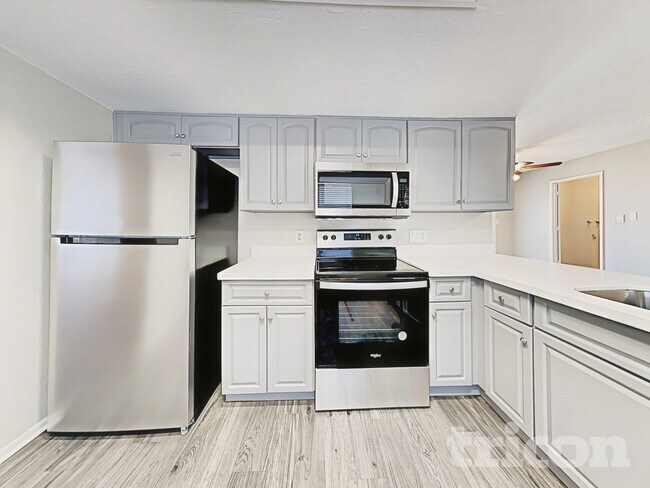 Building Photo - 7805 W Cora Ln