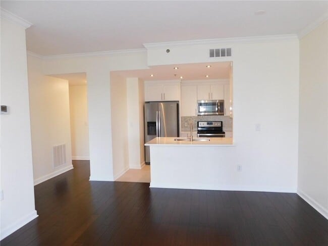 Building Photo - 1101 Juniper St NE