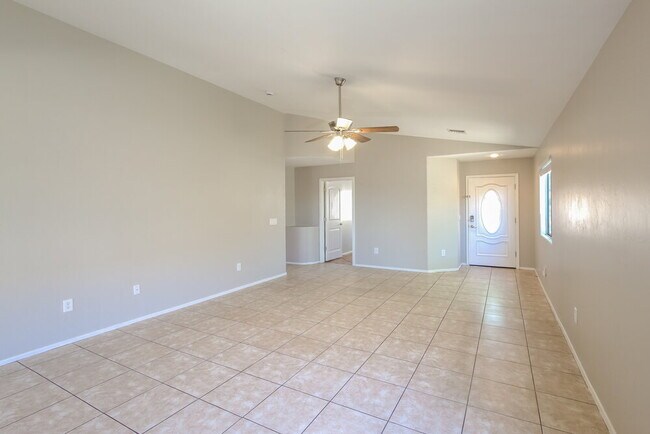 Foto del edificio - 2987 W Touring Pl