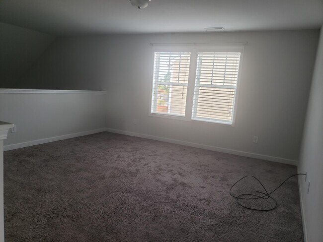 Building Photo - 2332 Courtland Dr