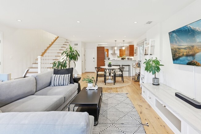 Building Photo - 665 Washington Blvd