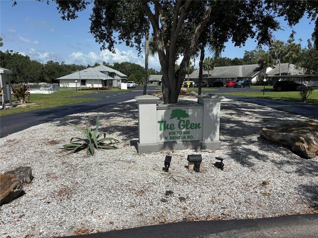 Building Photo - 996 N Beneva Rd