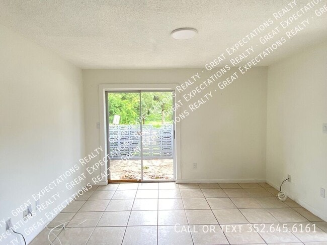 Building Photo - 5846 SE Drew Rd