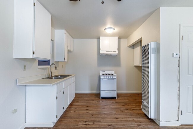 Building Photo - 522 Sierra Dr