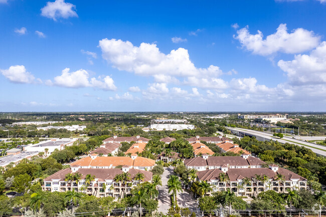 Foto del edificio - Poinciana Place