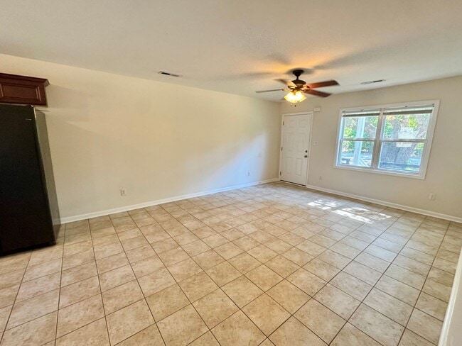 Building Photo - 2 BR 2BA Duplex in Holly Ridge