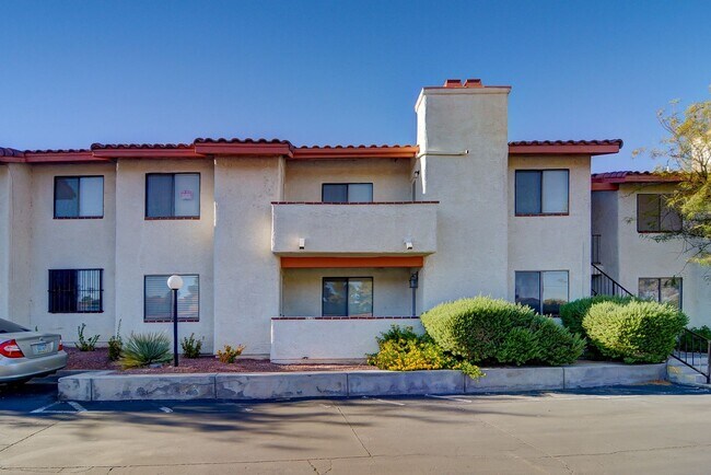 Foto del edificio - 1701 E Katie Ave